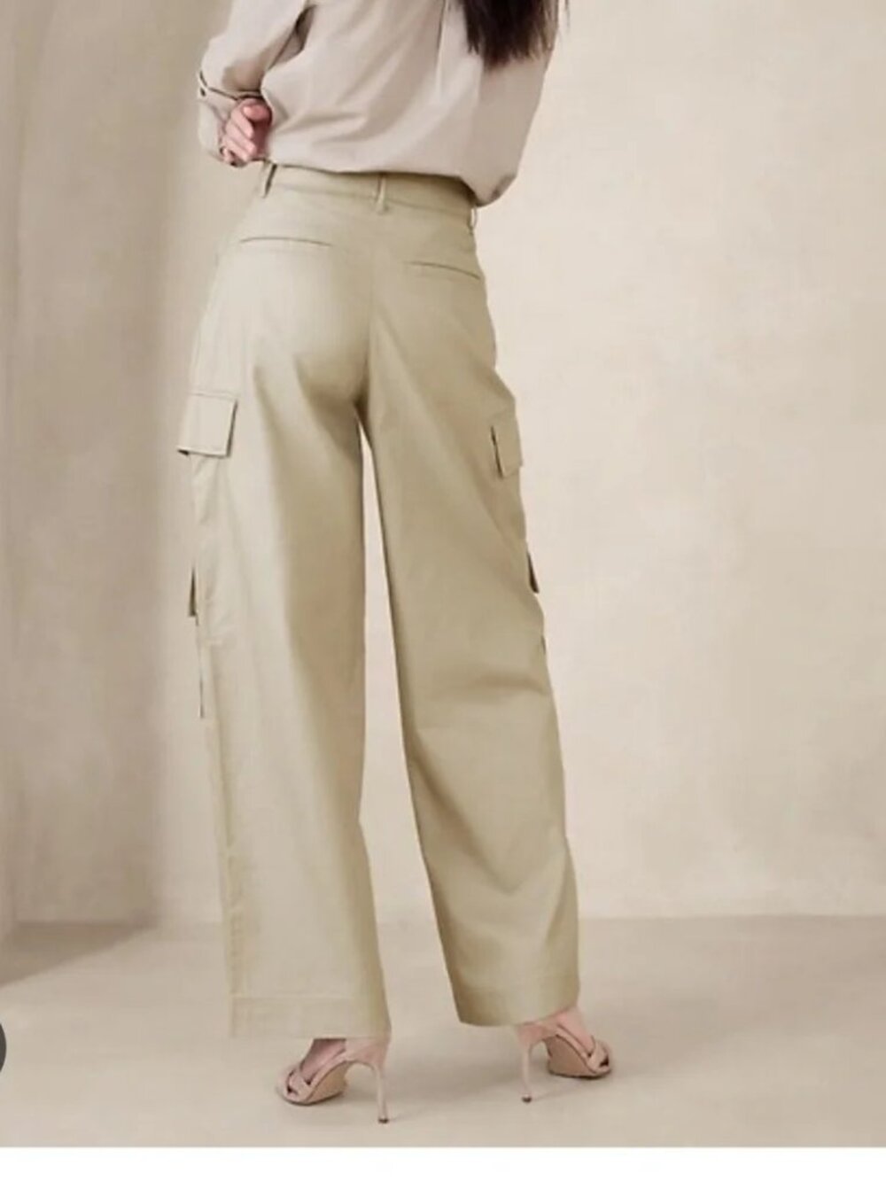 Banana Republic Beige High Rise Wide Leg Cargo Pants 12 NEW - Picture 2 of 9